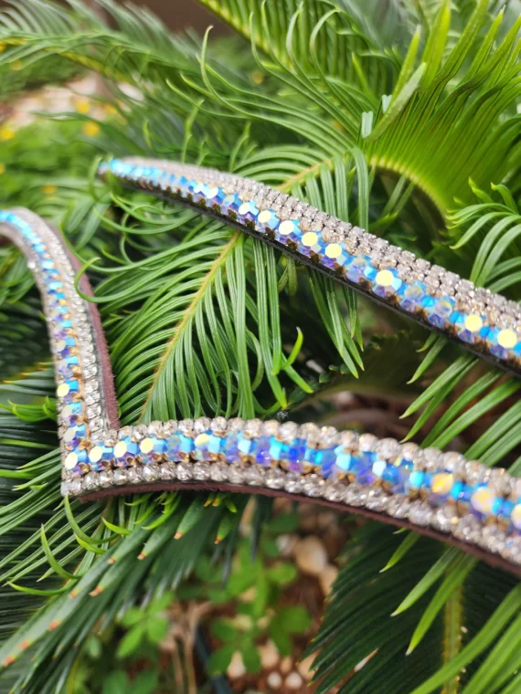 Testeira Furta-cor V + Brilho de Sela (strass 3 fileiras)
