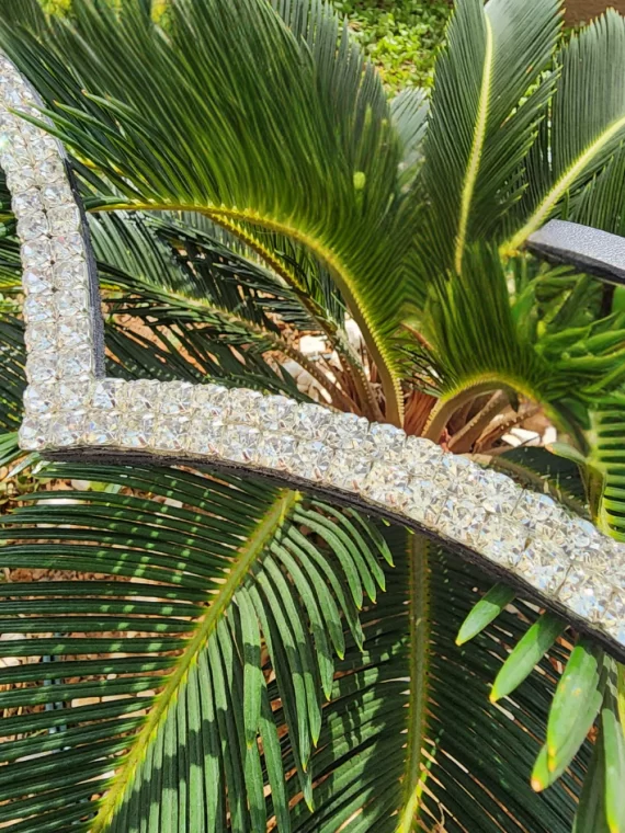 Testeira em V - Prateada (strass 2 fileiras)